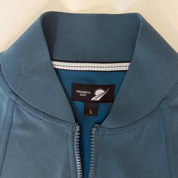 FUNDAMENTAL COAST Later on jacket, full zip, soze pockets, buttery soft. EUC - Picture 5 of 10